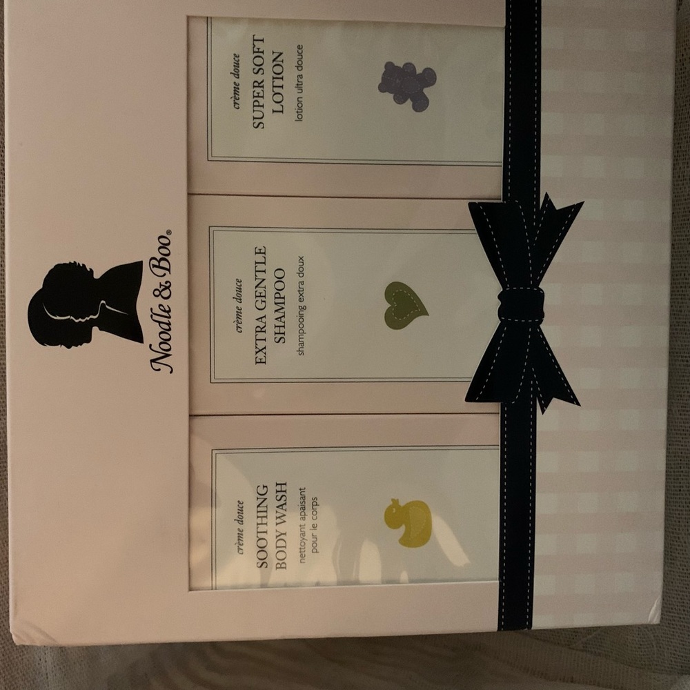 Noodle and Boo starter baby gift set